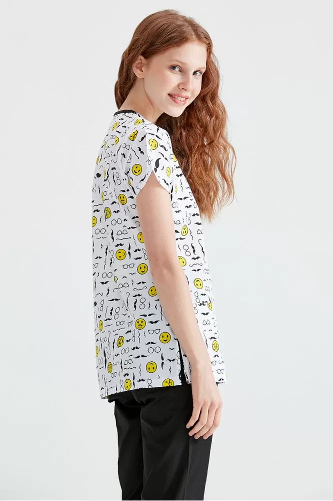 cerrahi-takim-emoji-desenli-forma-103-666x1000-1